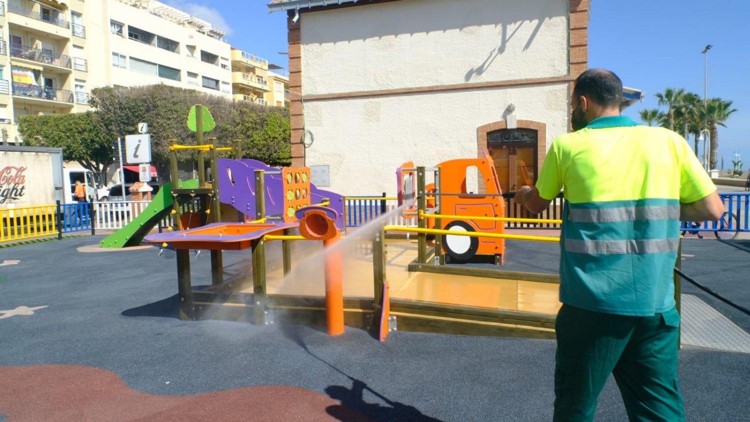Rincón de la Victoria licita los servicios de limpieza de los edificios municipales