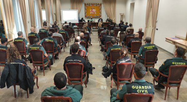 La Guardia Civil y la Policía Nacional se forman para prevenir la violencia de género en las aulas