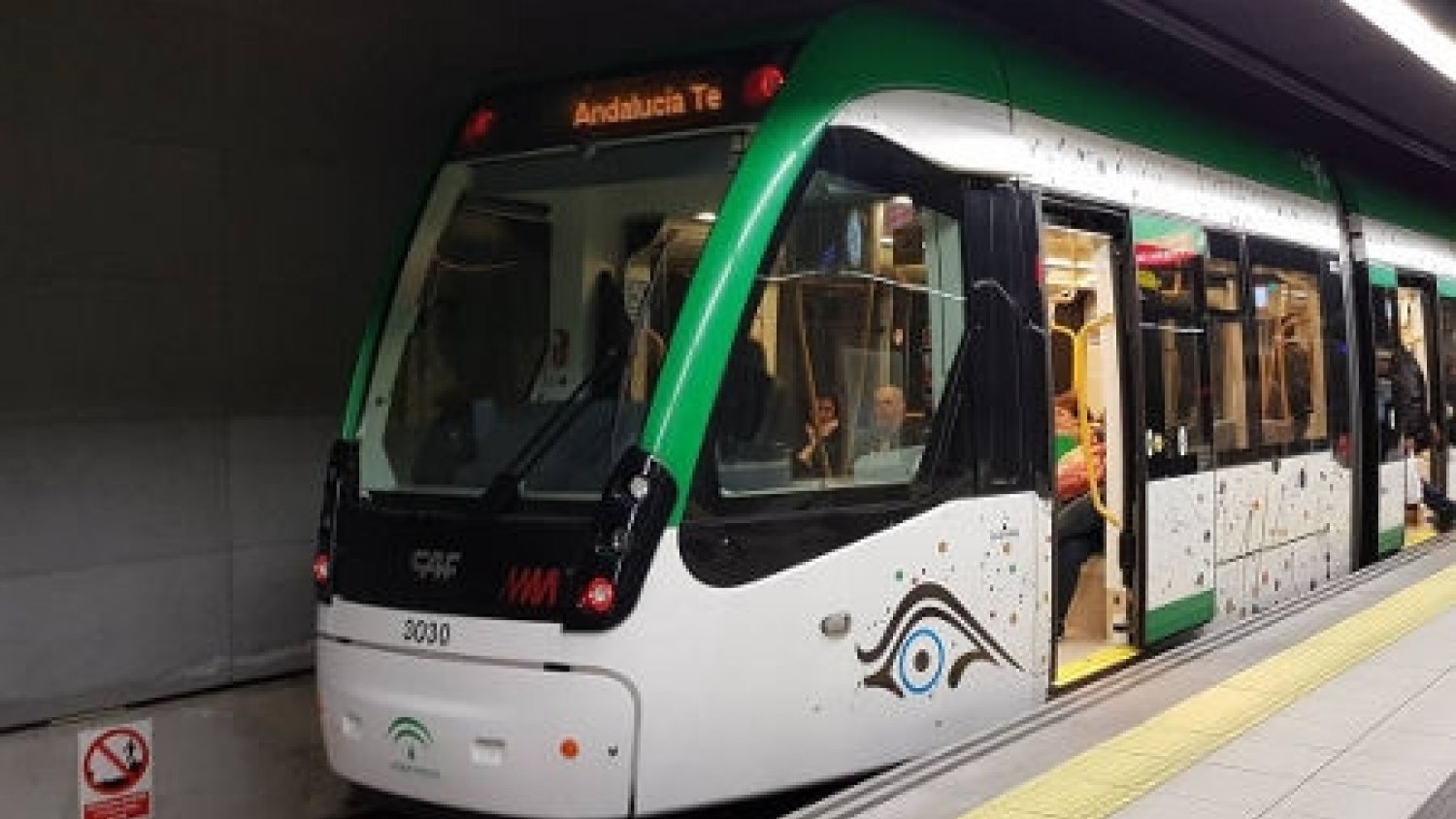 El Metro de Málaga informa del aumento en la frecuencia de sus trenes el día de la Magna