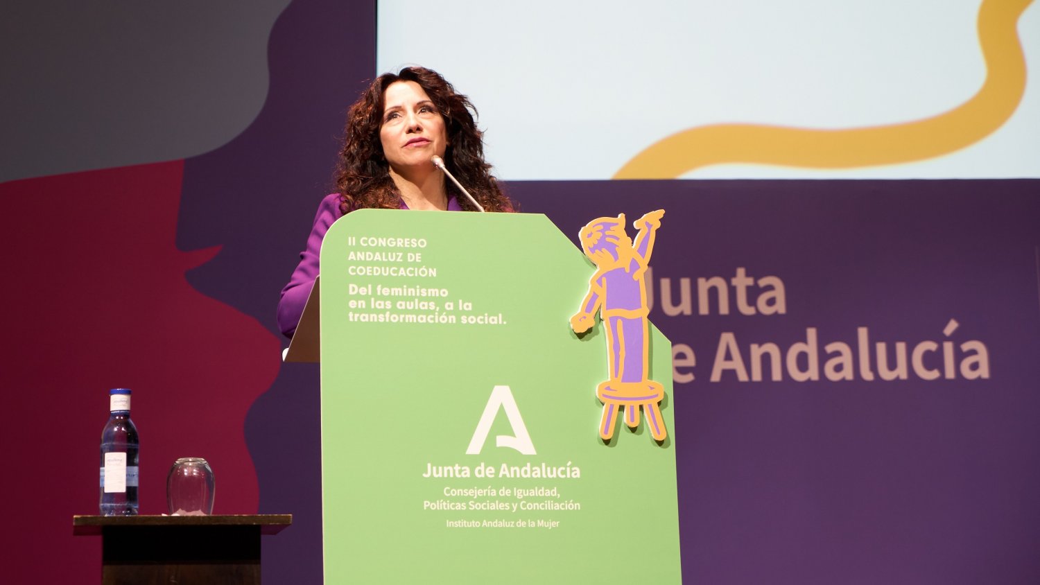 La consejera de Igualdad inaugura el II Congreso de Coeducación en Málaga