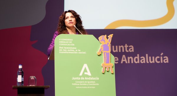 La consejera de Igualdad inaugura el II Congreso de Coeducación en Málaga
