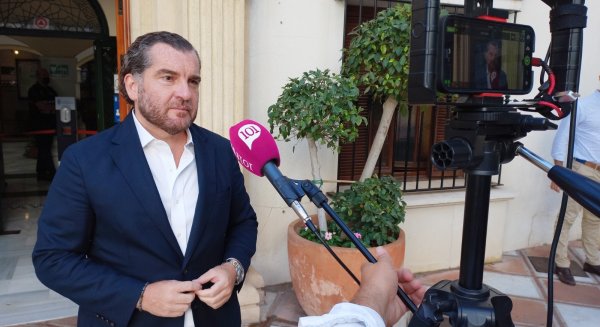 Cs Benalmádena eleva una batería de preguntas sobre el carril único y los vehículos de nueva movilidad