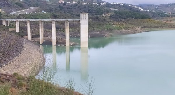 Diputación desarrolla un proyecto medioambiental y de ocio en el pantano de La Viñuela
