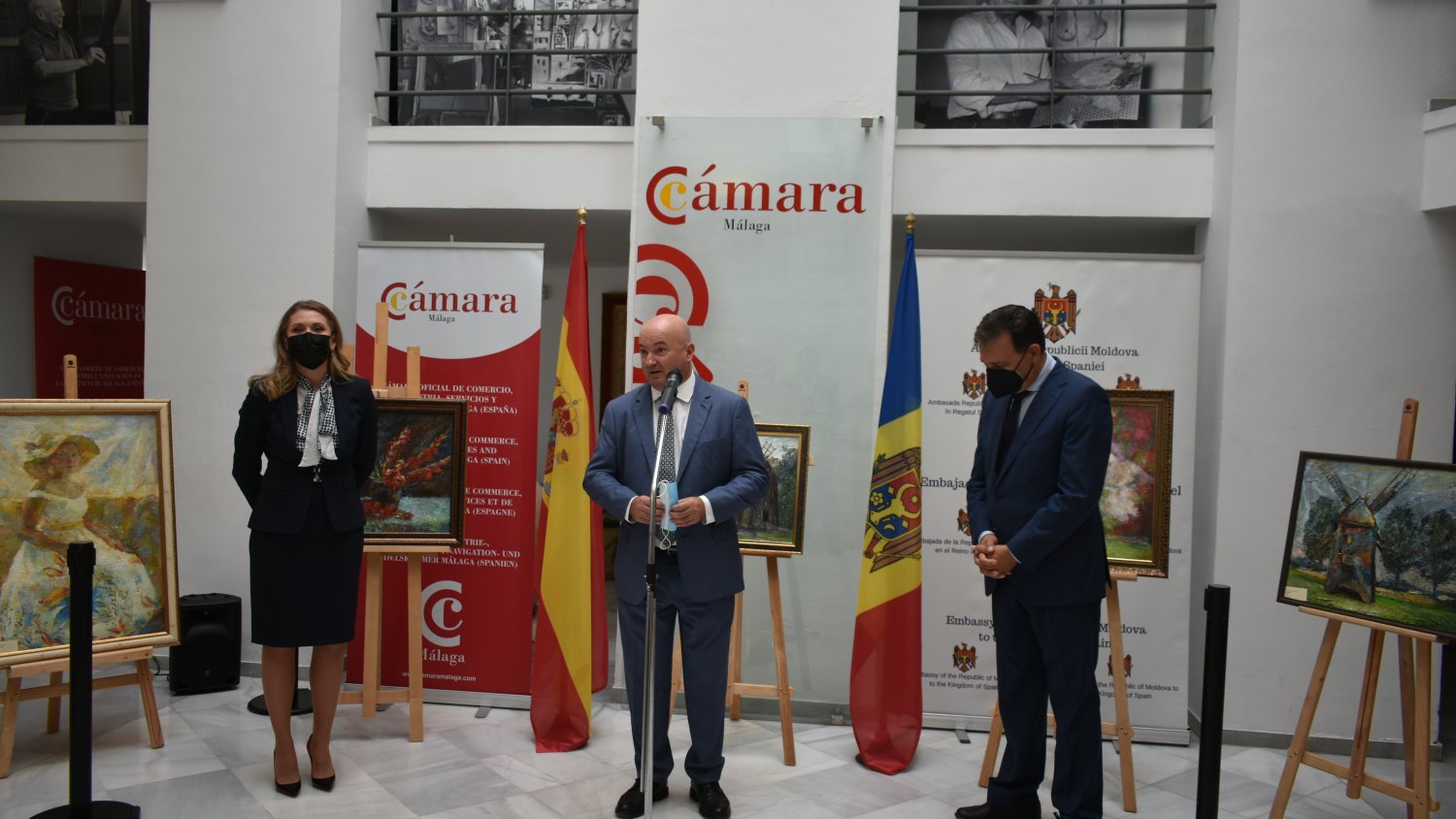 La Cámara de Comercio de Málaga acoge la exposición de arte moldavo 'Hipostasis'