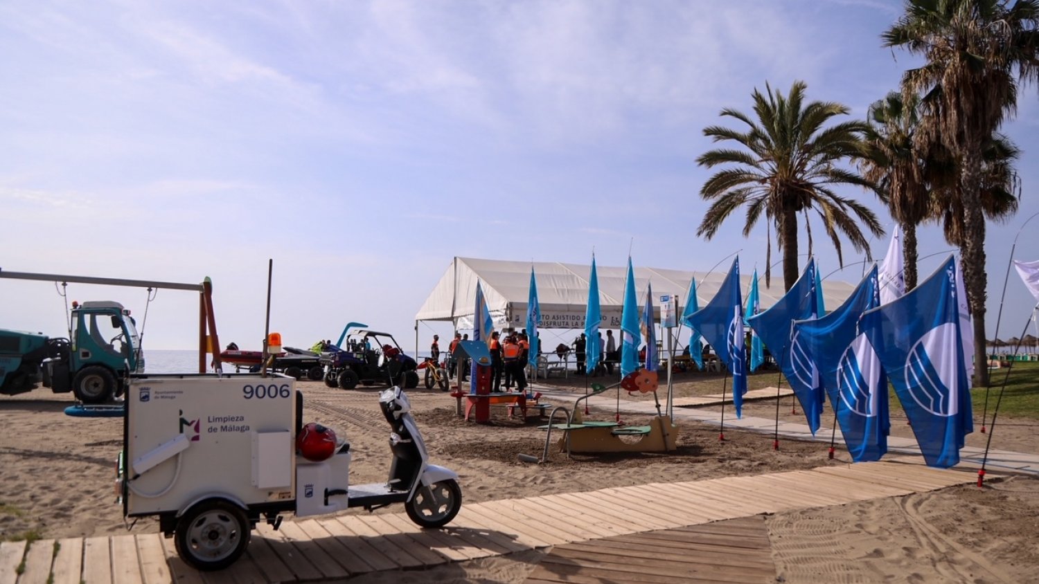 Las playas de Málaga concluyen la temporada con 24 banderas que avalan su calidad y seguridad