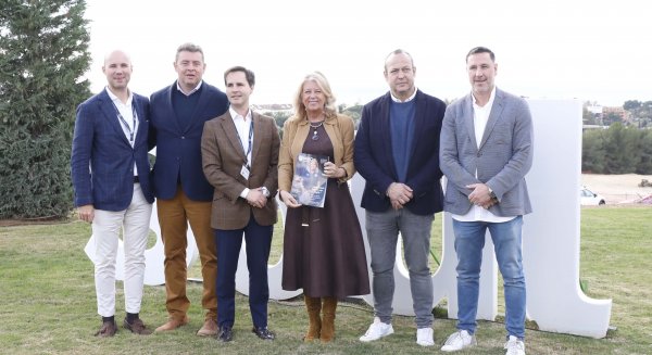 La alcaldesa destaca el trabajo del Marbella Rugby como “gran embajador de la ciudad”