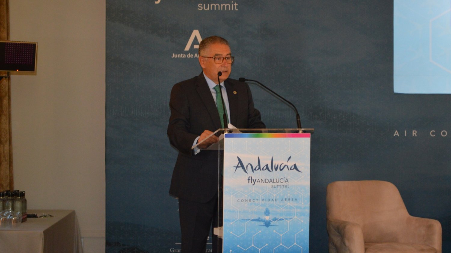 La Junta y aeropuertos confían en que en verano de 2022 se recuperen las rutas de 2019
