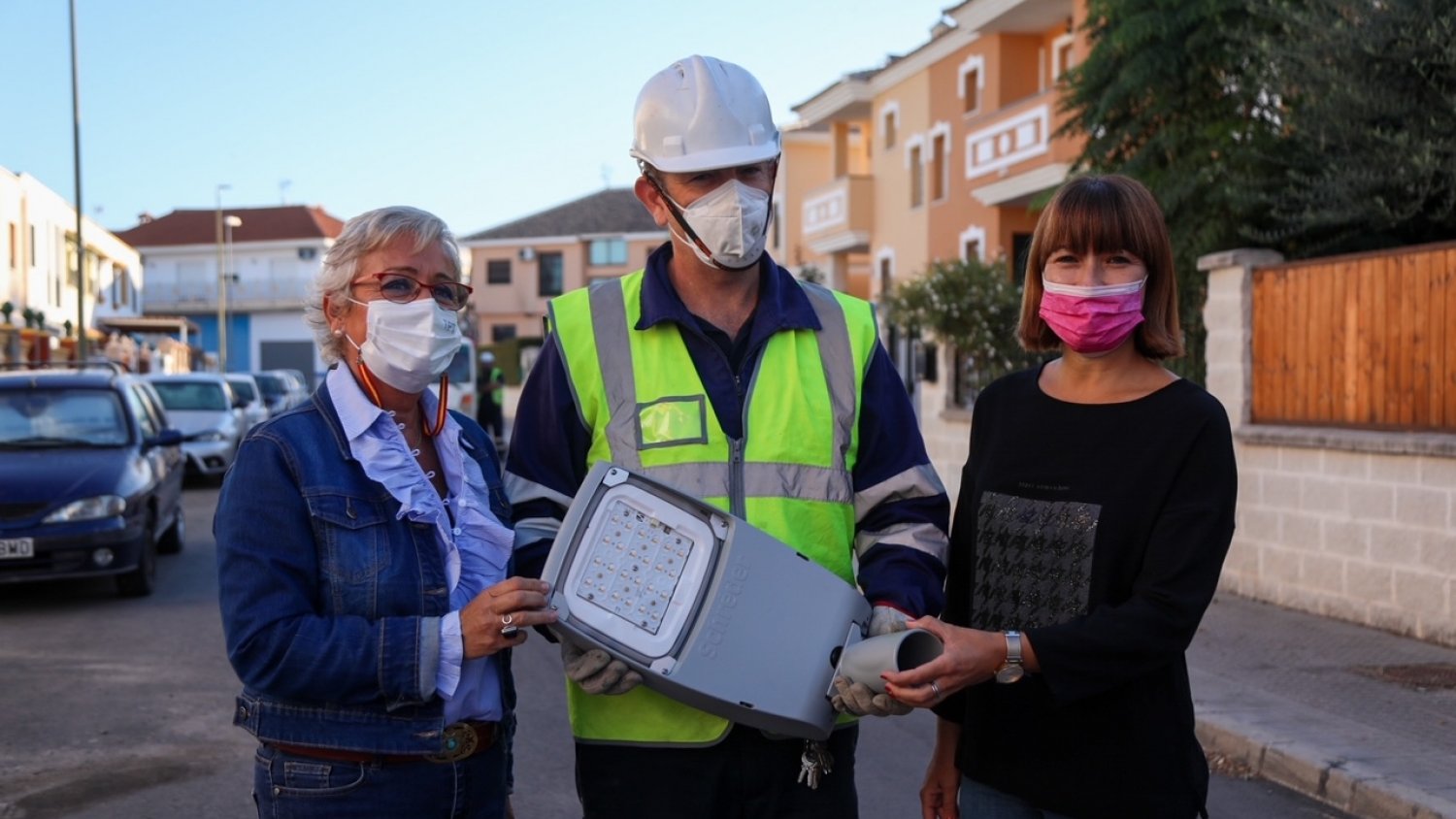 El Ayuntamiento de Málaga sustituye más de mil farolas por tecnología led en Campanillas