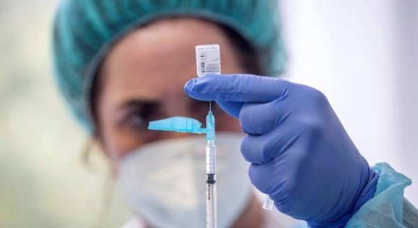Comienza la campaña de vacunación antigripal y la tercera dosis del Covid a mayores de 70 años