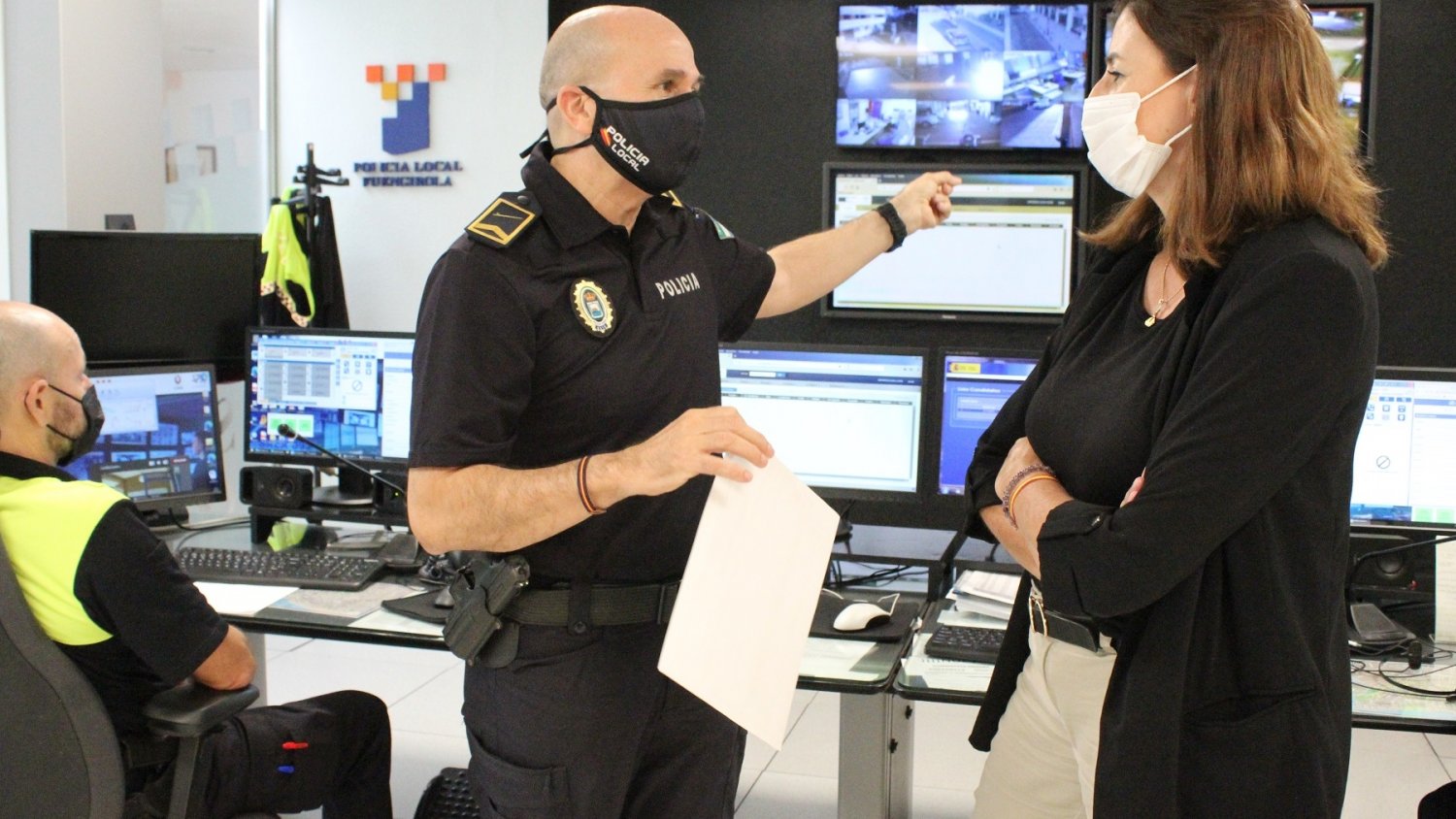 La Policía Local de Fuengirola organiza controles para vigilar el uso de móviles al volante