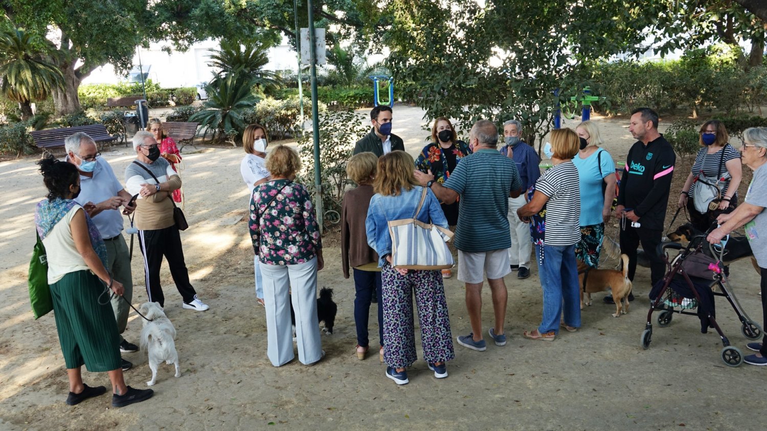 El PSOE pide un plan de adecentamiento en el entorno de la Plaza del Ejido