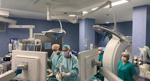 El Hospital Regional de Málaga abre un quirófano inteligente que se controla desde una tablet