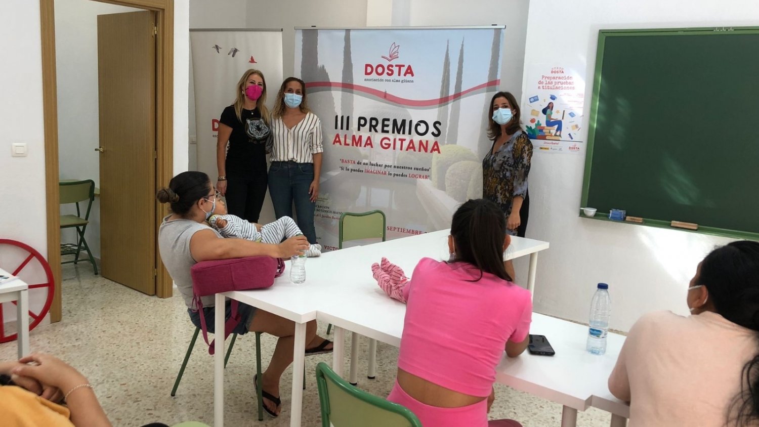 Carolina España considera fundamental la labor de la Asociación Dosta