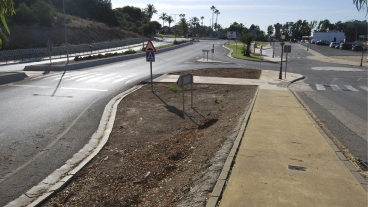 Diputación invierte 533.000 euros en el ajardinamiento junto a la carretera de entrada a Casares