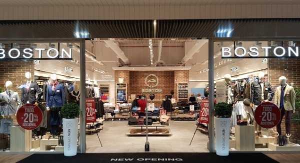 Mayoral entra en la moda de adulto al comprar la firma de hombre Boston y la de mujer Hug & Clau
