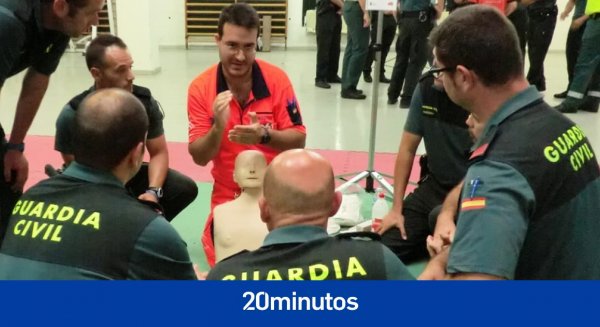 El 061 de Málaga entrena a medio centenar de guardias civiles en primeros auxilios