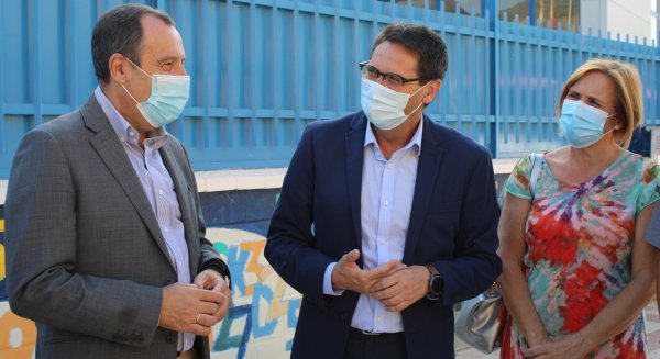 PSOE pide a Imbroda un mayor compromiso con la educación pública de la provincia