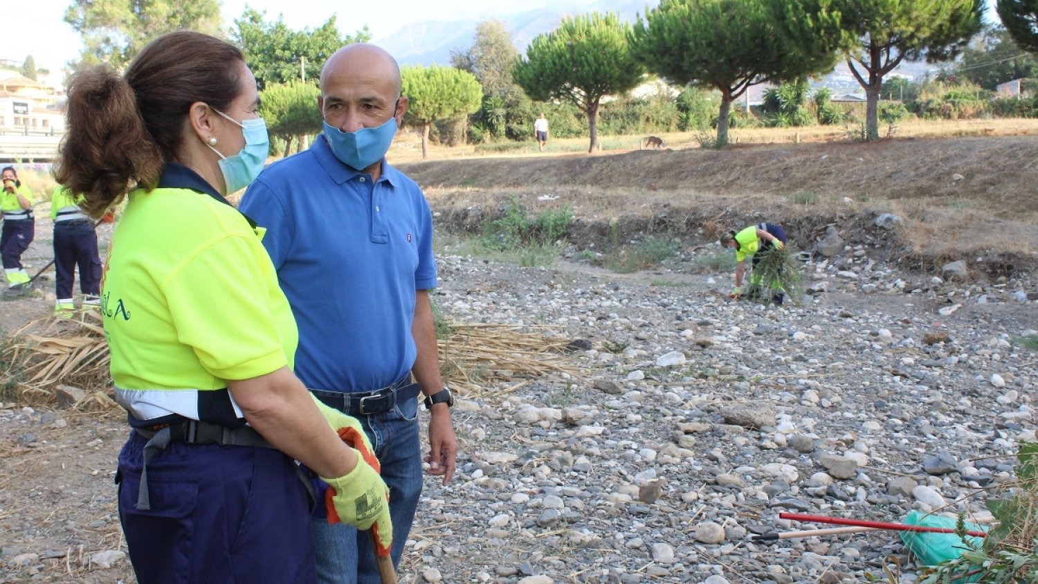 Fuengirola refuerza la limpieza de arroyos de cara a la temporada de lluvias