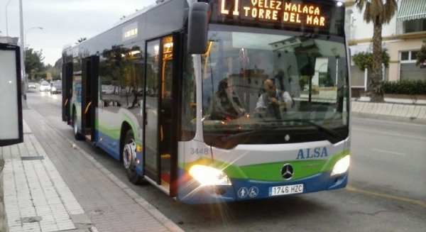 Vélez-Málaga prepara la gratuidad de los autobuses para jóvenes y mayores en 2022