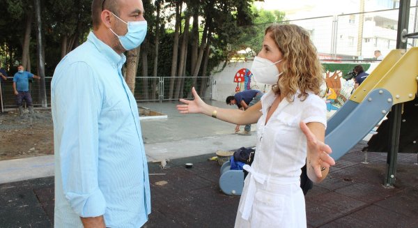 Fuengirola renueva el pavimento de las zonas exteriores de cuatro colegios