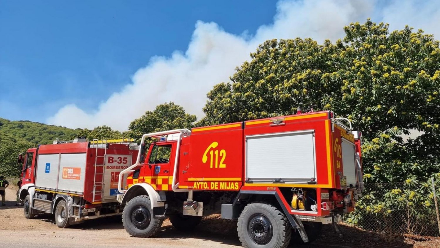 Más de 70 efectivos continúan trabajando para liquidar el incendio de Sierra Bermeja