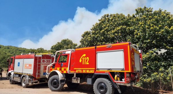Más de 70 efectivos continúan trabajando para liquidar el incendio de Sierra Bermeja