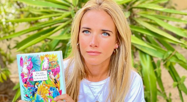 La autora malagueña Yiyi Revello presenta su novela 'Un nido de cacatúas' el 4 de octubre