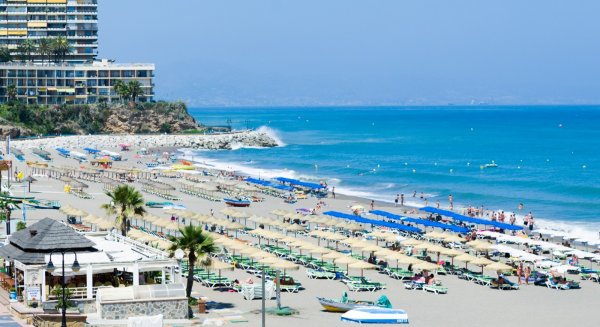 Un Policía local de Torremolinos salva la vida a una turista holandesa tras sufrir un infarto
