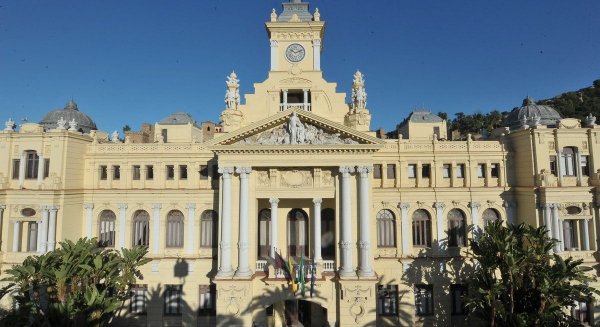 Urbanismo adjudica obras en distritos de Málaga por el valor de 435.000 euros