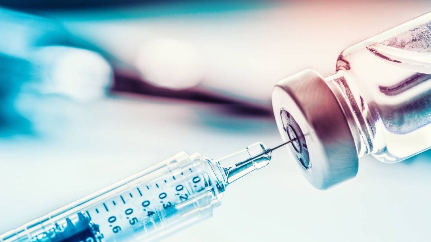 Andalucía comienza hoy a vacunar con una tercera dosis a pacientes inmunodeprimidos