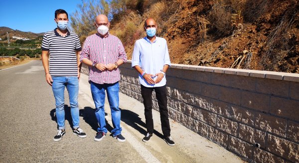 Finalizan las obras de mejora de un nuevo tramo de la carretera que une los núcleos de Cajiz y los Íberos