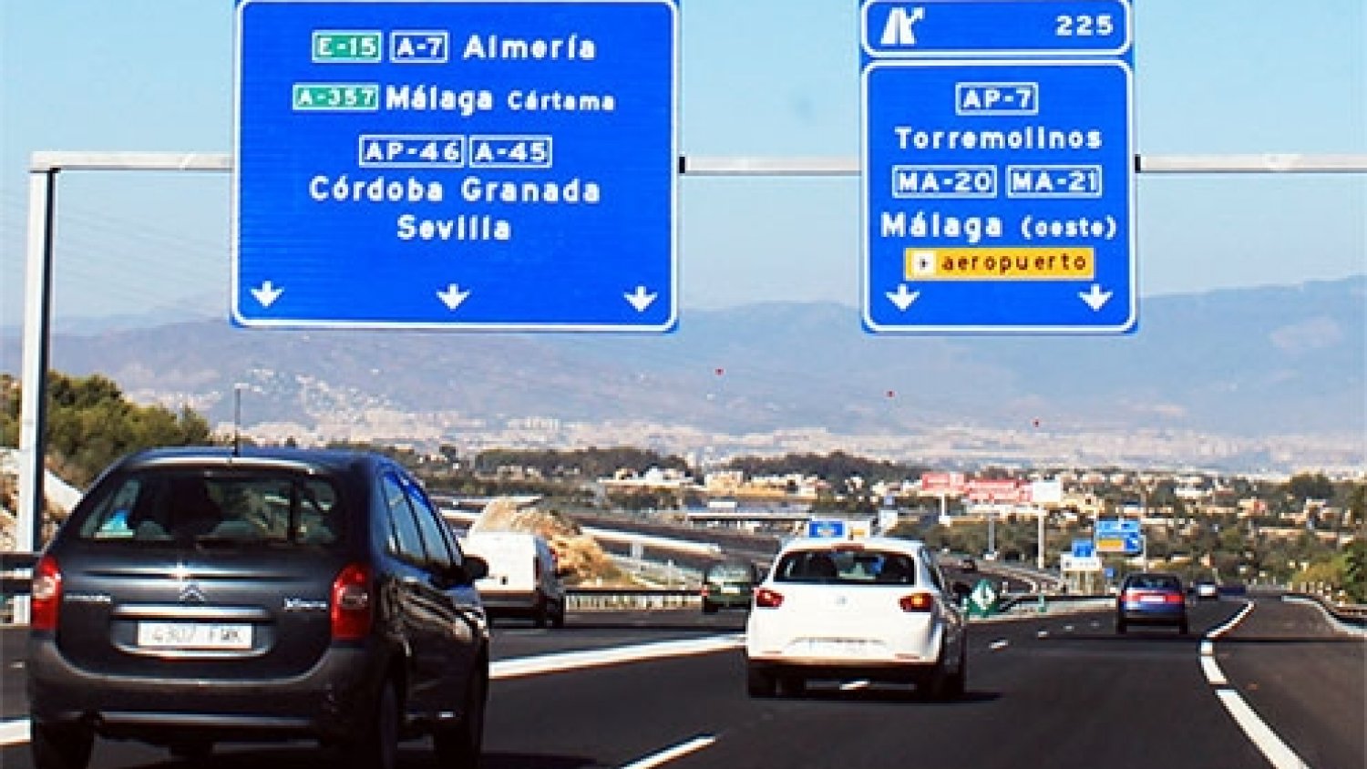 Málaga y la DGT intercambiarán imágenes en tiempo real para mejorar la gestión del tráfico