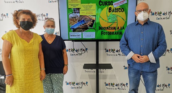 La Asociación Valeriana organiza en Torre del Mar un curso básico de iniciación a la fotografía