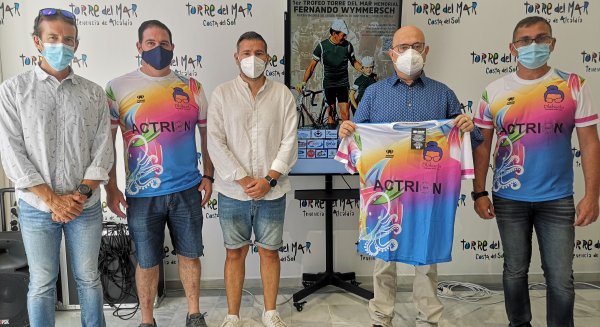 Torre del Mar homenajea a Fernando Wymmersch por ser uno de los pioneros del ciclismo en la Axarquía
