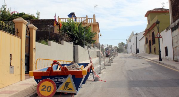 El Ayuntamiento de Estepona ultima las obras de ensanche de la calle Juan Benítez