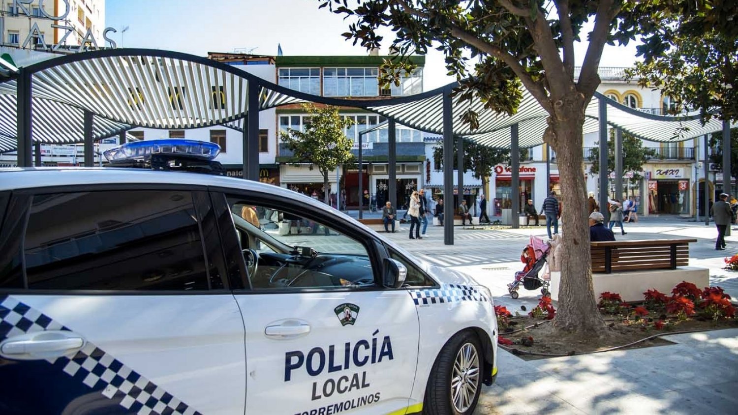 Detenido un hombre en Torremolinos por robar arquetas y dañar la solería en la plaza Adolfo Suárez