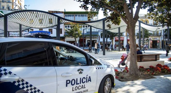 Detenido un hombre en Torremolinos por robar arquetas y dañar la solería en la plaza Adolfo Suárez