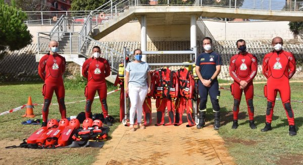Fuengirola amplía las prestaciones de los Bomberos con un servicio de rescate acuático