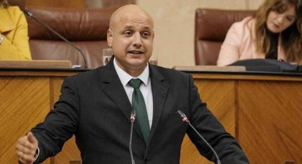 VOX denuncia que el Gobierno andaluz alimenta la inmigración ilegal y la inseguridad en las calles