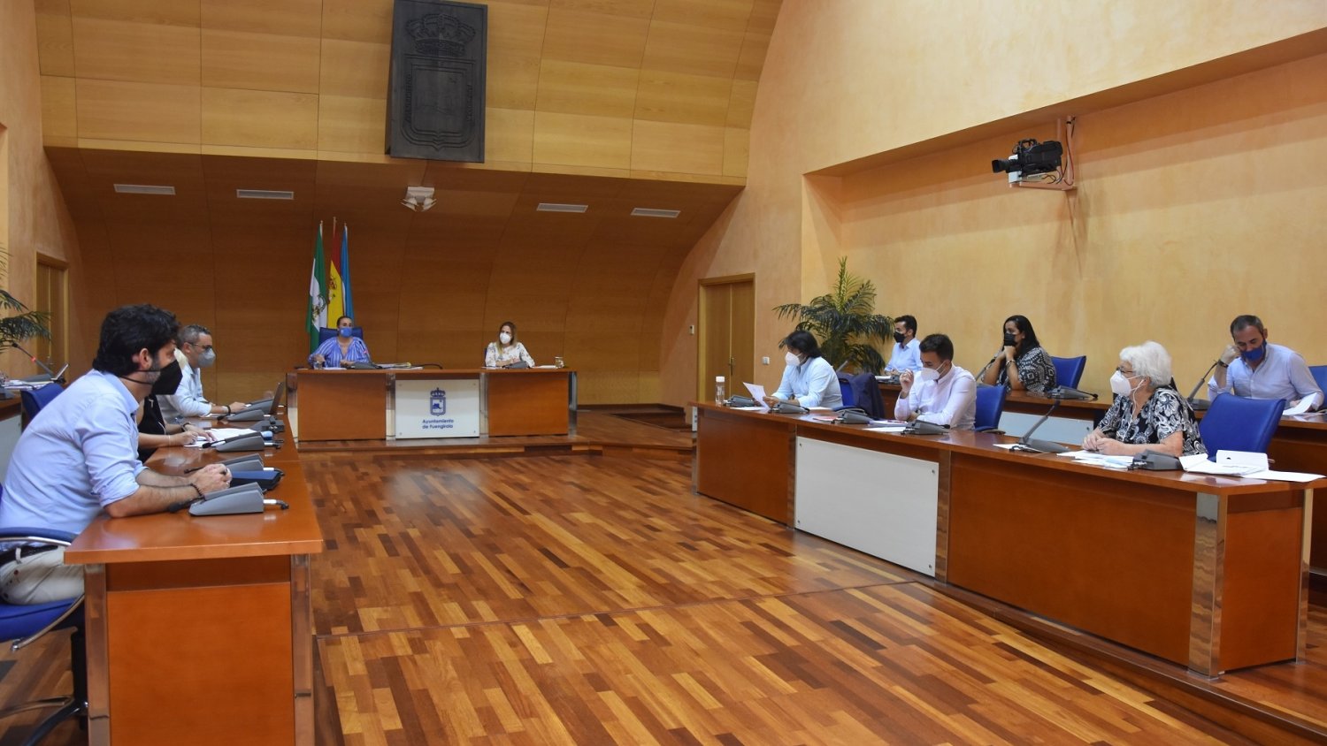 Fuengirola aprueba definitivamente la suspensión de la tasa de apertura hasta final de año