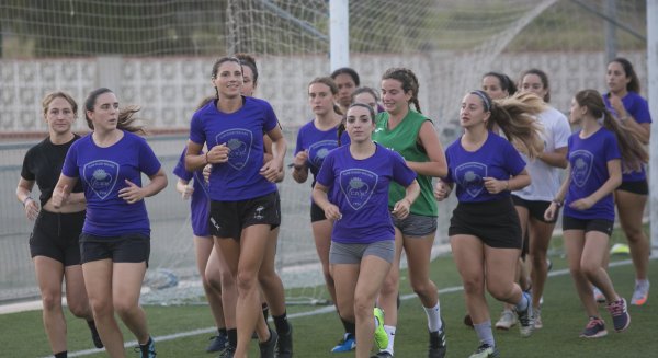 El Club de Rugby Málaga estrena equipo femenino