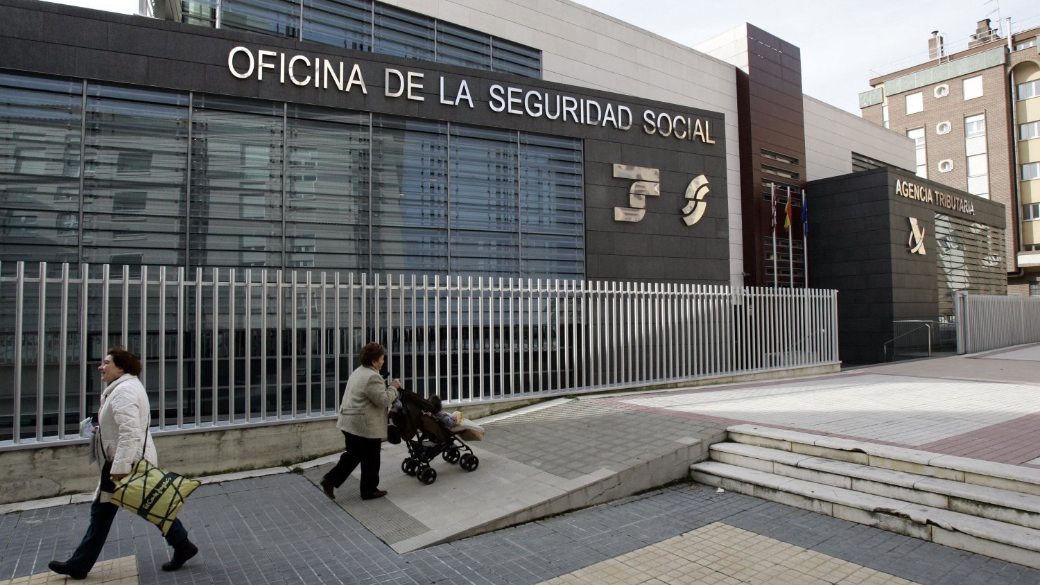 Tramitados 8.177 permisos por nacimiento y cuidado de menor en el primer semestre en Málaga