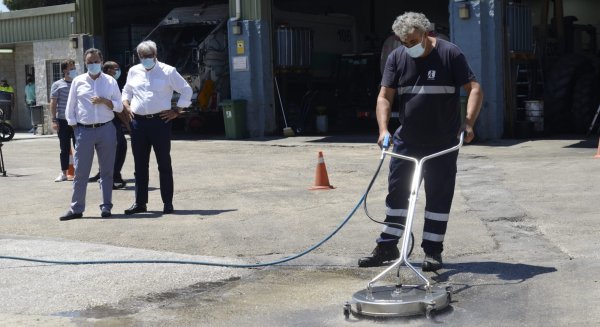 Torremolinos incorpora dos máquinas de limpieza de alta presión a la flota de Litosa