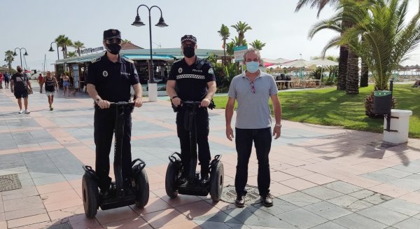 Torremolinos refuerza la seguridad en el paseo marítimo con patinetes eléctricos Segway