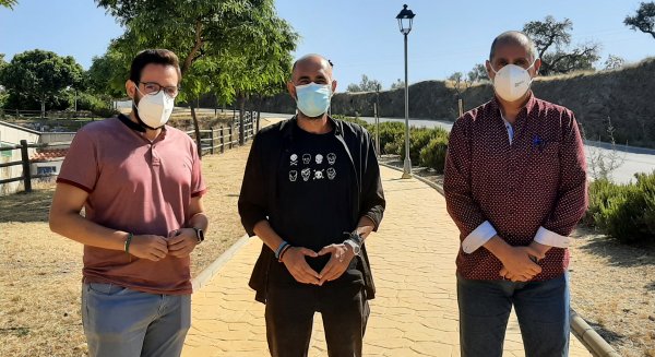 Vélez finaliza los trabajos de renovación del alumbrado en los jardines Altos del Romeral