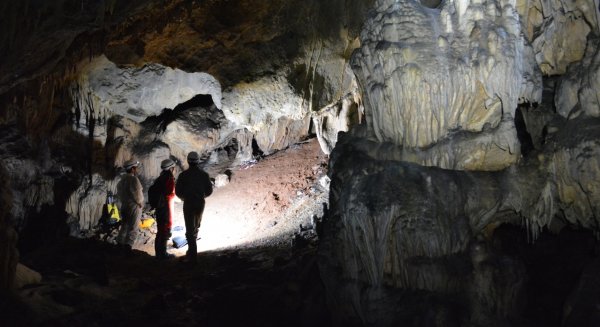Diputación de Málaga edita una guía que pone en valor la Cueva de Ardales