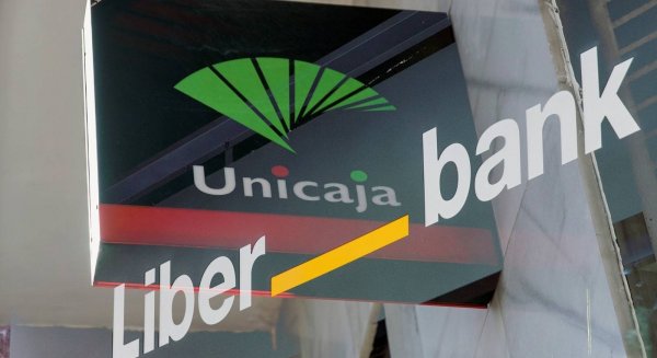 El Gobierno autoriza la fusión de Unicaja y Liberbank