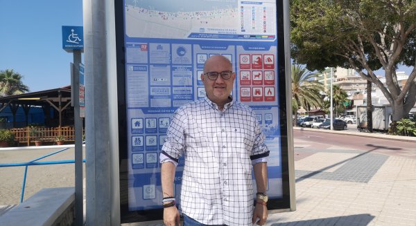 La concejalía de Playas renueva la cartelería informativa en todo el litoral de Vélez-Málaga
