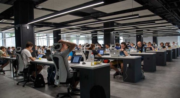 VOX advierte a Moreno que las empresas se ven perjudicadas por incumplir los pactos firmados