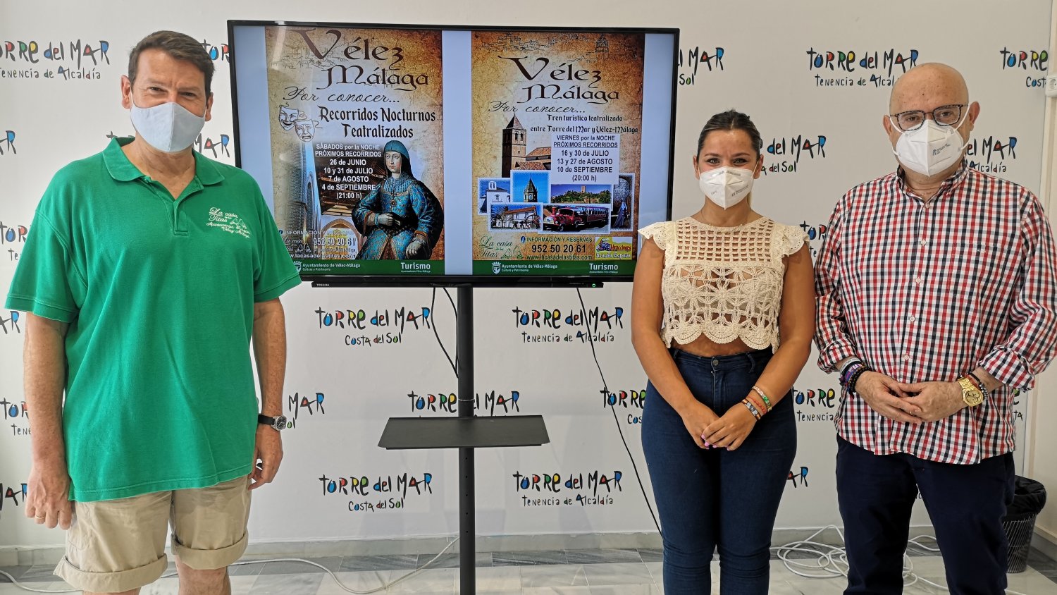 Vélez-Málaga cuenta de nuevo con el tren turístico y los recorridos teatralizados por el centro histórico